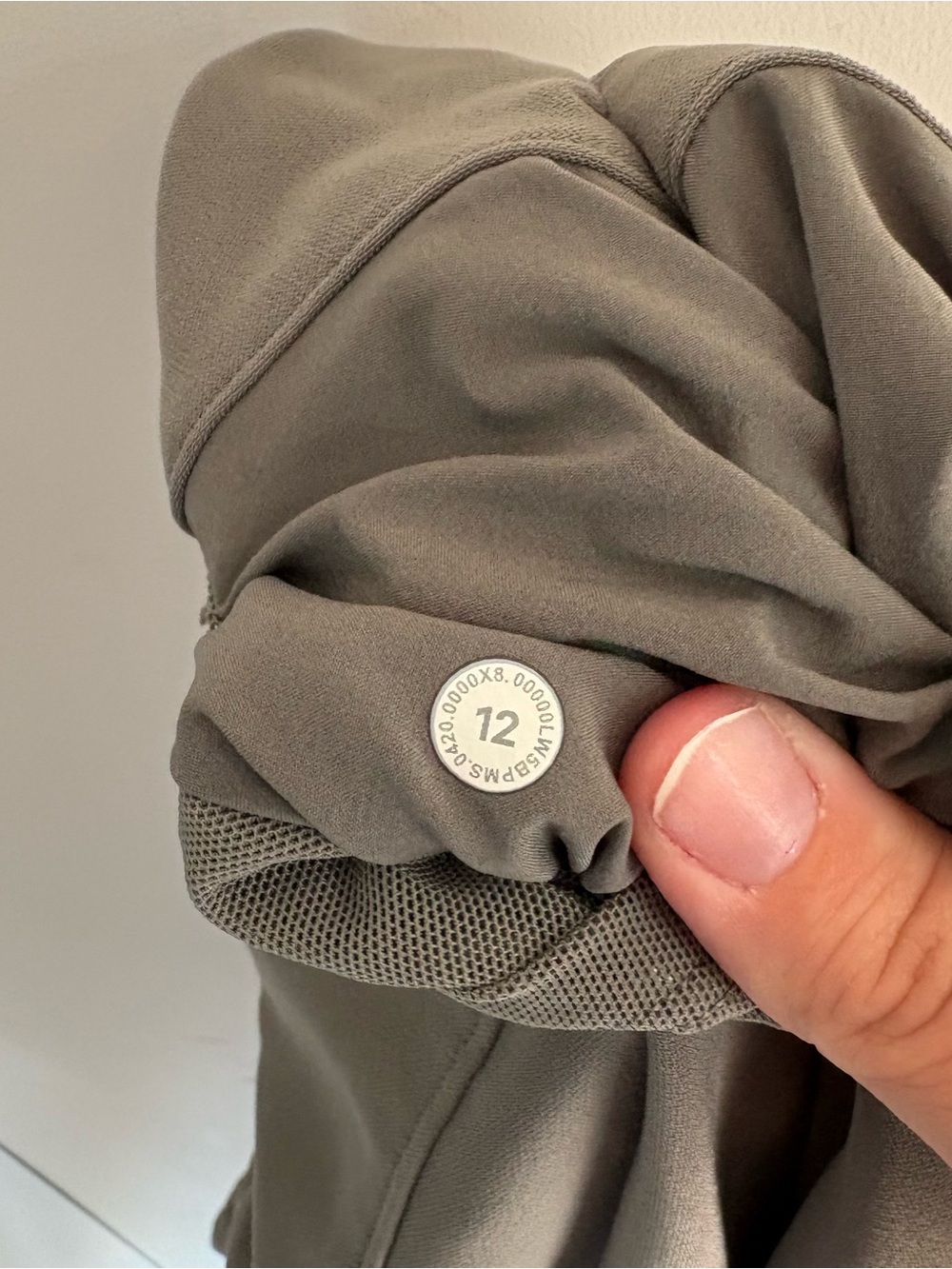 Lululemon On the Fly 7/8 Pant *Woven Size 12 - Picture 10 of 10